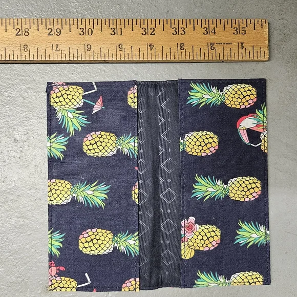 Vera Bradley Checkbook Cover Toucan Party - Picture 2 of 8